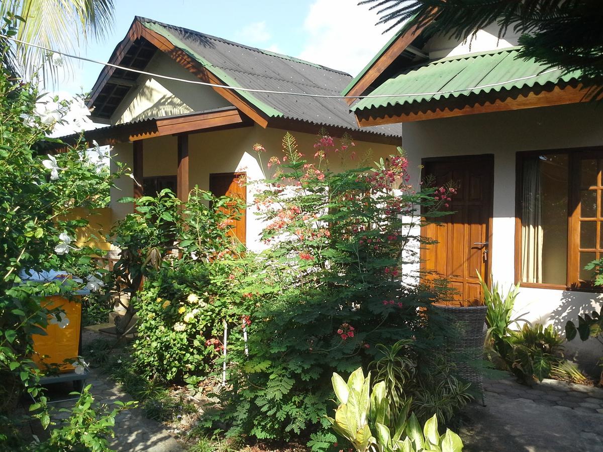 Arnel Bungalows Senggigi Luaran gambar